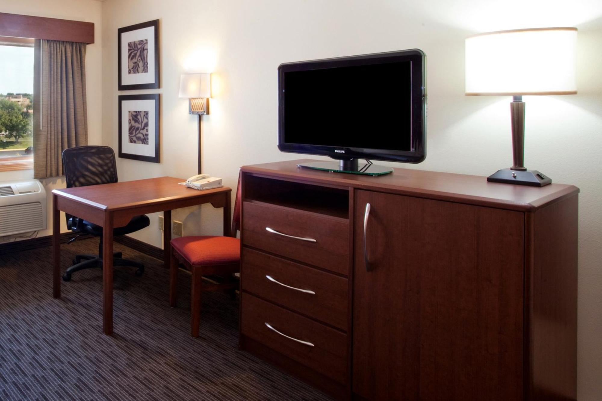 Americinn By Wyndham Madison Sd Bagian luar foto