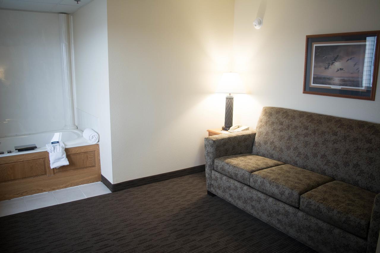 Americinn By Wyndham Madison Sd Bagian luar foto